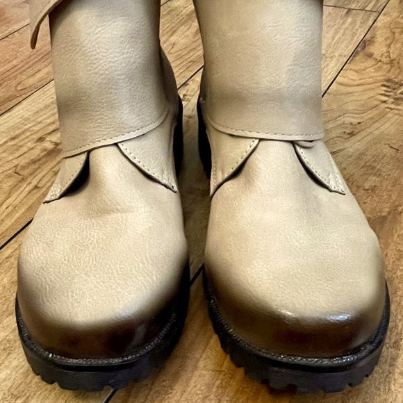 Women’s Buckled Boot - Picture 2 of 6